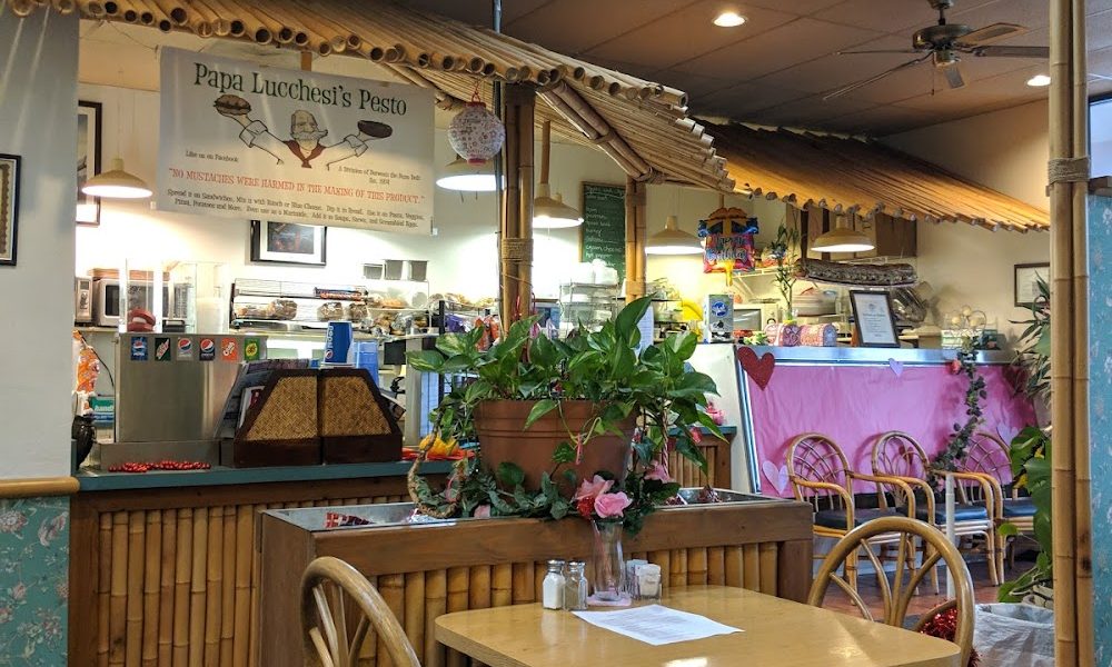 Between the Buns Sandwich Shop